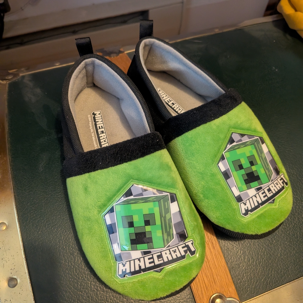 Minecraft Green Kids Slippers